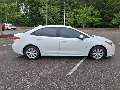 Super White 2021 Toyota Corolla LE