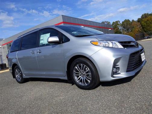 2020 Toyota Sienna XLE