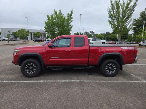 Barcelona Red Metallic 2018 Toyota Tacoma TRD Off Road