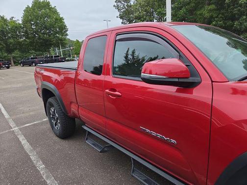 Barcelona Red Metallic 2018 Toyota Tacoma TRD Off Road
