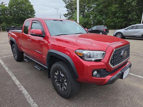 Barcelona Red Metallic 2018 Toyota Tacoma TRD Off Road