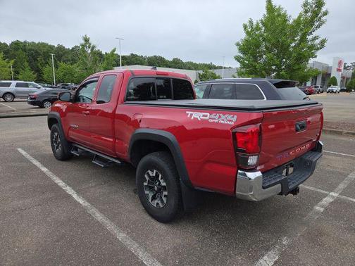 Barcelona Red Metallic 2018 Toyota Tacoma TRD Off Road