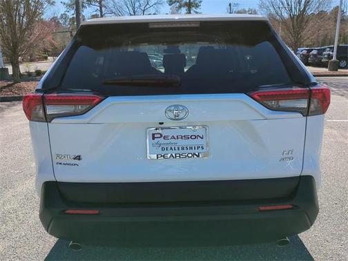 2023 Toyota RAV4 LE