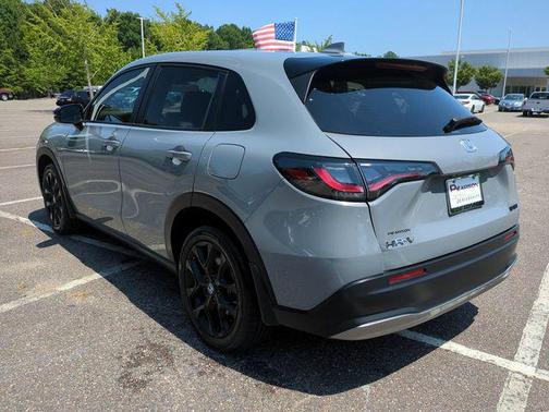 Urban Gray Pearl 2024 Honda HR-V Sport