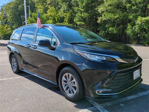 2023 Toyota Sienna XLE
