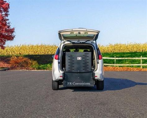 2022 Chrysler Voyager LX