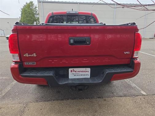 2017 Toyota Tacoma SR