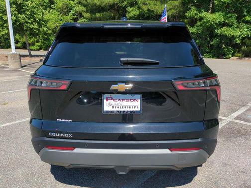 Mosaic Black Metallic 2025 Chevrolet Equinox 1LT