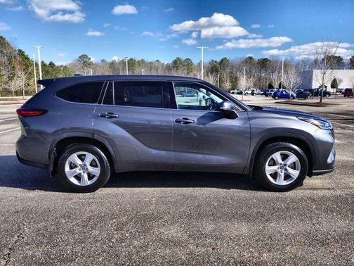 2021 Toyota Highlander LE