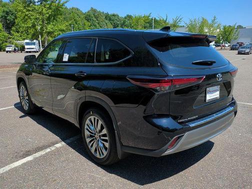 Midnight Black Metallic 2026 Toyota Highlander Hybrid Platinum
