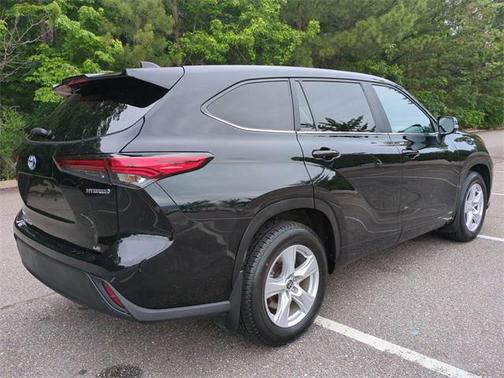 2023 Toyota Highlander Hybrid LE
