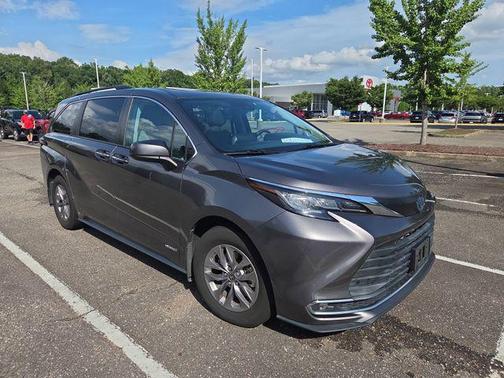 Predawn Gray Mica 2021 Toyota Sienna XLE 7 Passenger