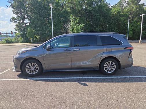 Predawn Gray Mica 2021 Toyota Sienna XLE 7 Passenger