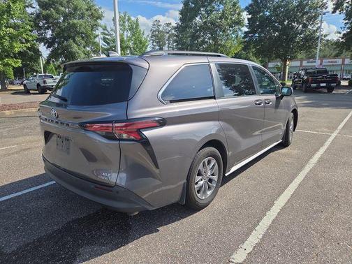 Predawn Gray Mica 2021 Toyota Sienna XLE 7 Passenger