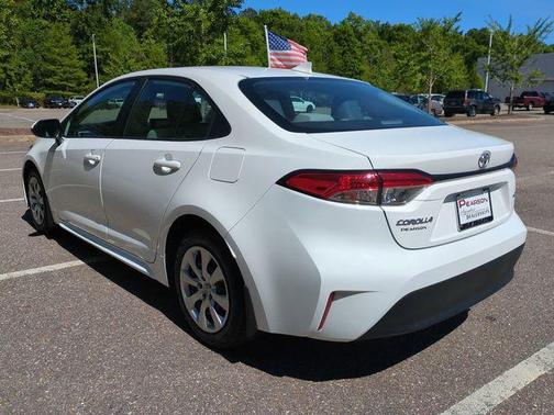 Ice Cap 2025 Toyota Corolla LE