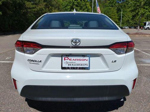 Ice Cap 2025 Toyota Corolla LE