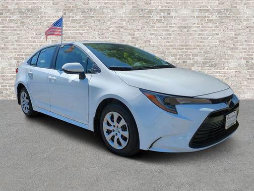 Ice Cap 2025 Toyota Corolla LE