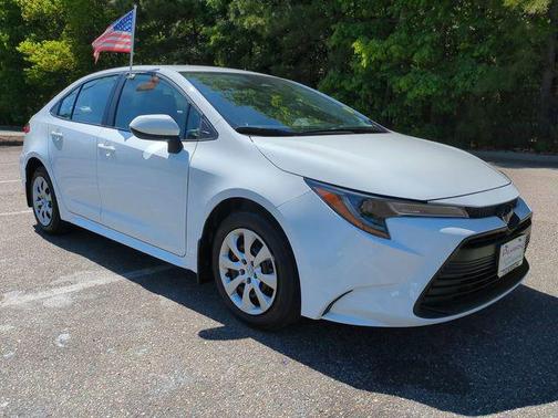Ice Cap 2025 Toyota Corolla LE