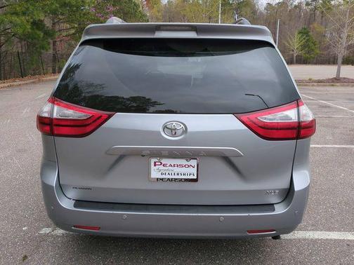 Silver Sky Metallic 2017 Toyota Sienna XLE Premium