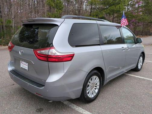 Silver Sky Metallic 2017 Toyota Sienna XLE Premium
