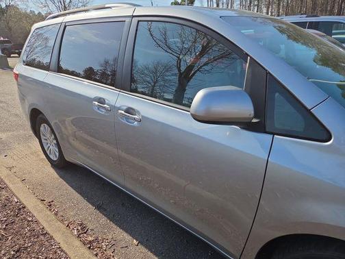 2017 Toyota Sienna XLE Premium