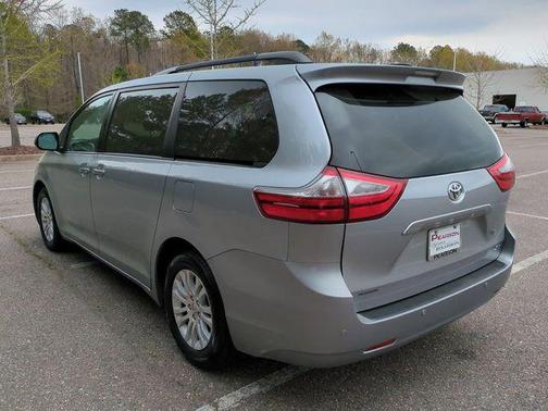 Silver Sky Metallic 2017 Toyota Sienna XLE Premium