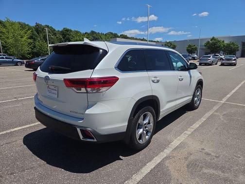 Blizzard Pearl 2019 Toyota Highlander Limited