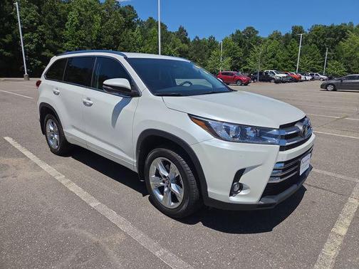 Blizzard Pearl 2019 Toyota Highlander Limited