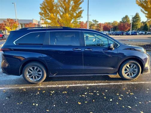 2024 Toyota Sienna XLE
