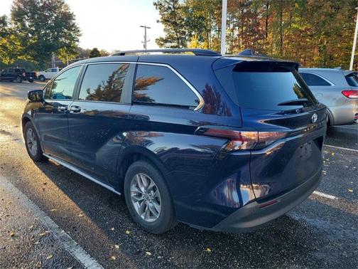 2024 Toyota Sienna XLE