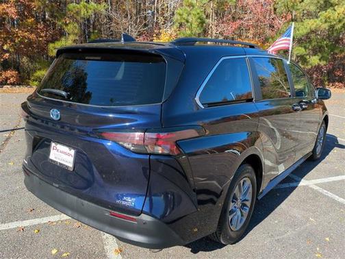 2024 Toyota Sienna XLE