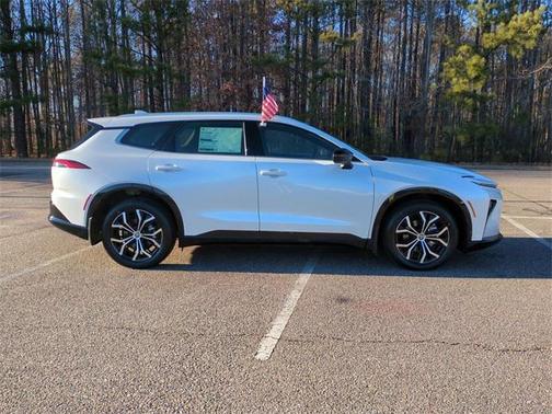 2025 Toyota Crown Signia XLE