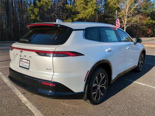 2025 Toyota Crown Signia XLE