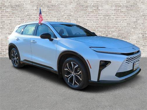 2025 Toyota Crown Signia XLE