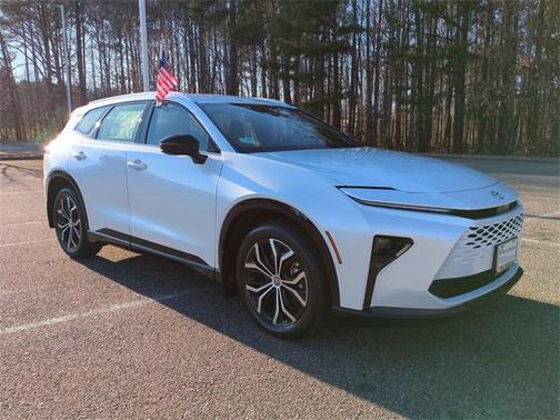 2025 Toyota Crown Signia XLE