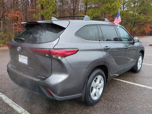 2021 Toyota Highlander LE