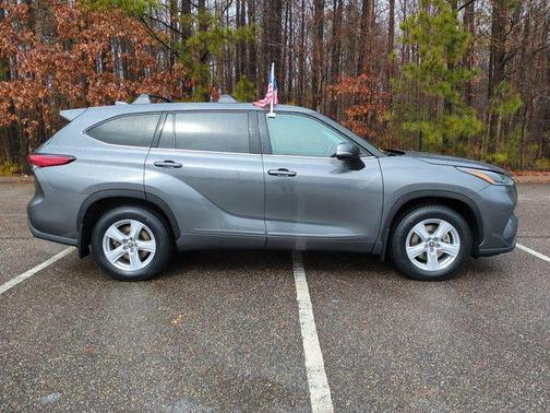2021 Toyota Highlander LE