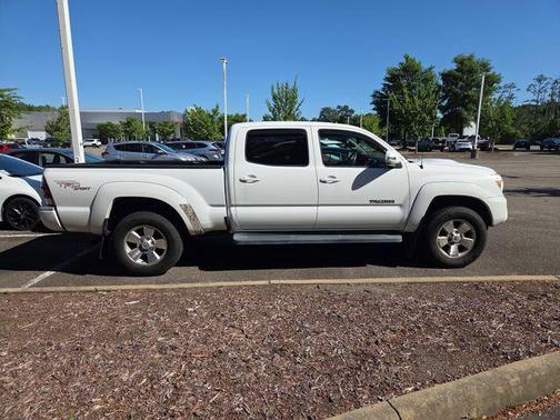 Super White 2013 Toyota Tacoma PreRunner