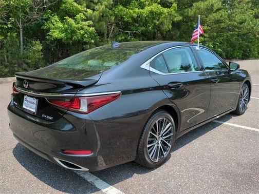 2022 Lexus ES 350 Base