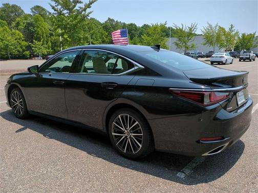 2022 Lexus ES 350 Base