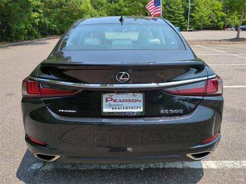2022 Lexus ES 350 Base