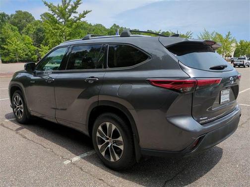 2021 Toyota Highlander Hybrid XLE