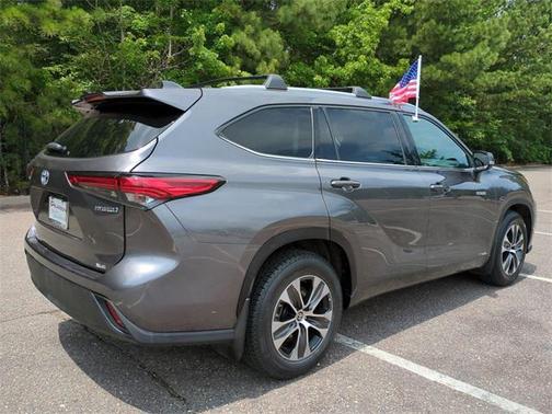 2021 Toyota Highlander Hybrid XLE