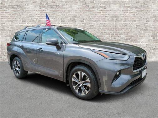 2021 Toyota Highlander Hybrid XLE