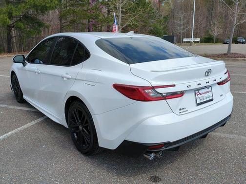 Ice Cap 2025 Toyota Camry SE