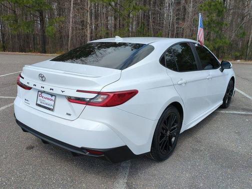 Ice Cap 2025 Toyota Camry SE