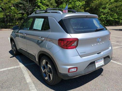 Shimmering Silver 2025 Hyundai VENUE SEL