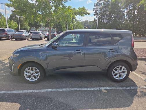 Gravity Gray 2025 Kia Soul LX