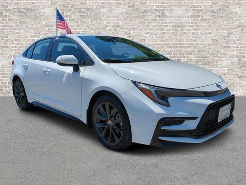 Ice Cap 2024 Toyota Corolla SE