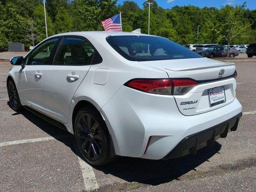 Ice Cap 2024 Toyota Corolla SE